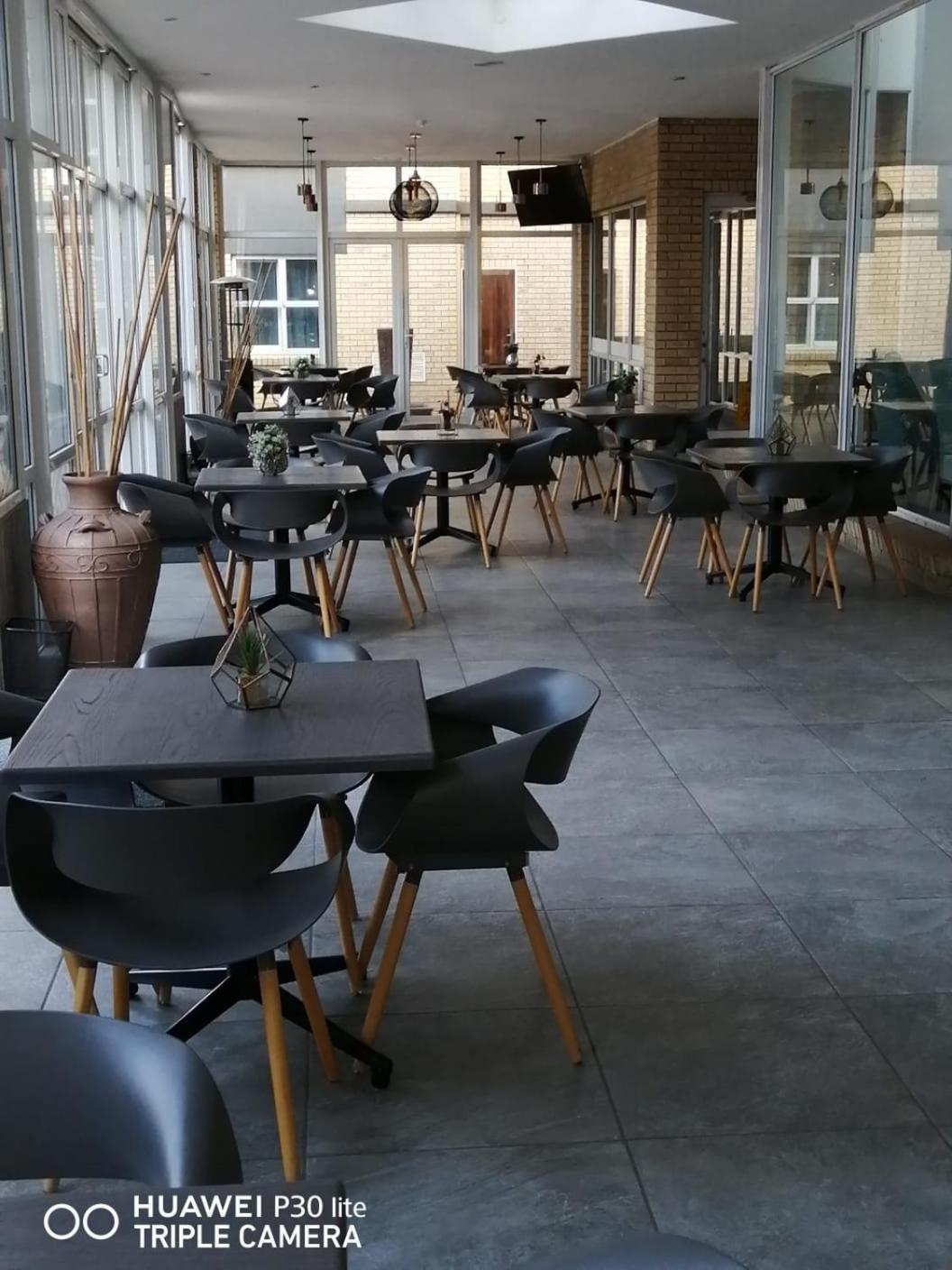 Holiday Inn Johannesburg Airport By Ihg Kempton Park Eksteriør bilde